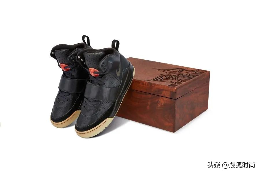 一双鞋就能买一套房子,侃爷鞋子yeezy