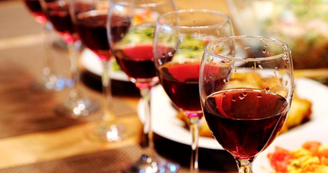 红酒怎么醒酒大概多久,红酒醒酒多长时间好入门级