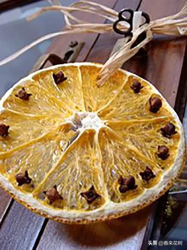 圣诞树是圣诞节的必备装饰,圣诞节最简单装饰