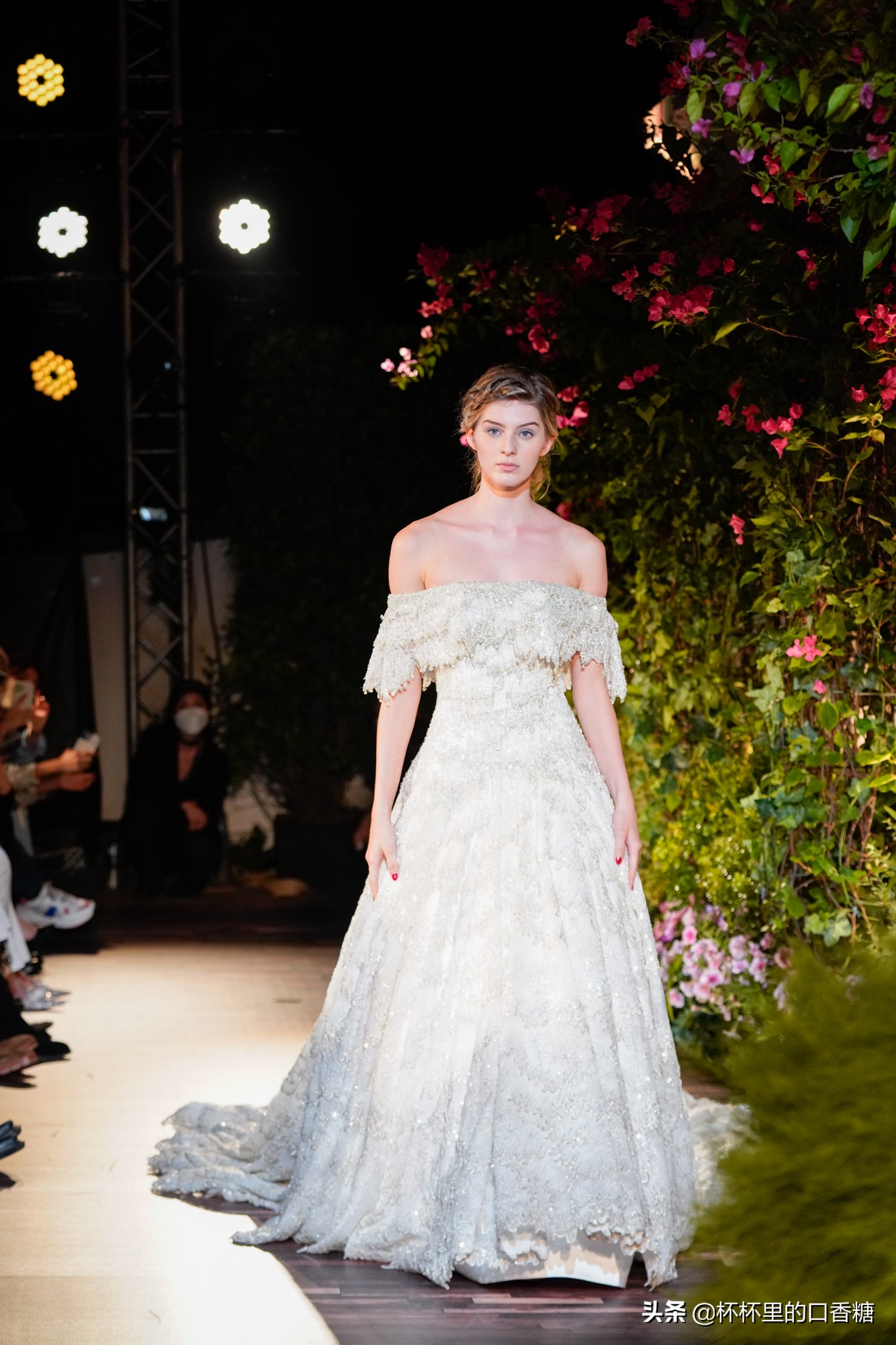 迪士尼公主礼服女童,迪士尼公主礼服还原冰雪奇缘