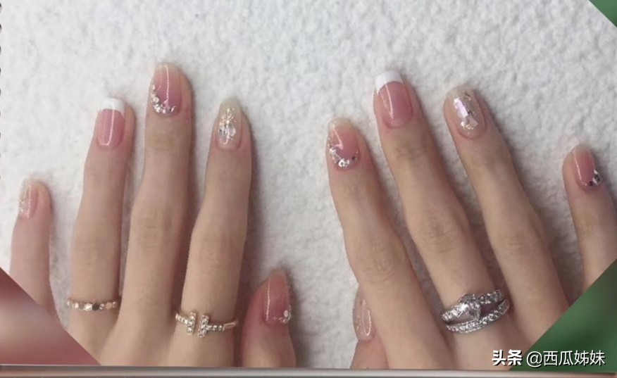 上班族干净耐看的美甲样式,2020最流行的美甲简单好看
