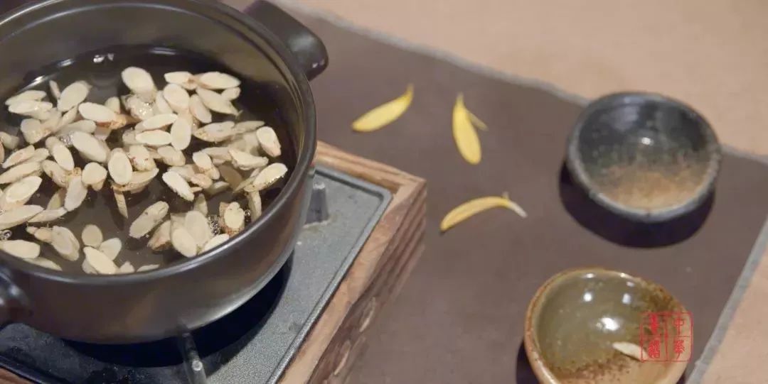 皮肤干燥吃什么中药可以调理一下,养脾胃养肺养肝的懒人养生法