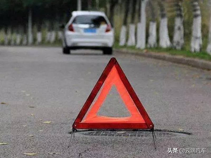 路上遇到轮胎没气怎么处理,小车前轮胎带碟刹怎么更换备胎