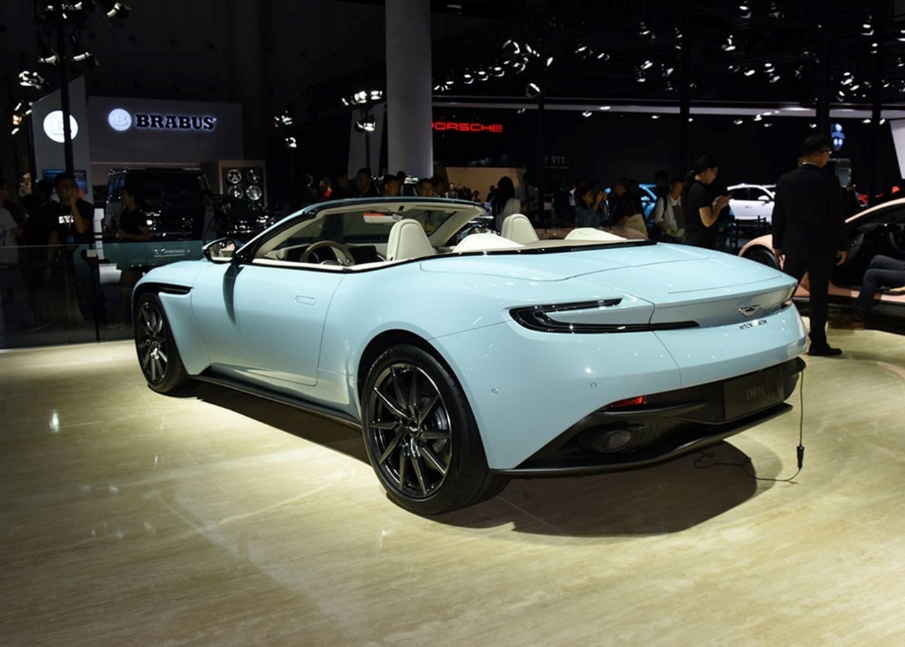 阿斯顿马丁vantage珊瑚橘 (马丁珊瑚橘)