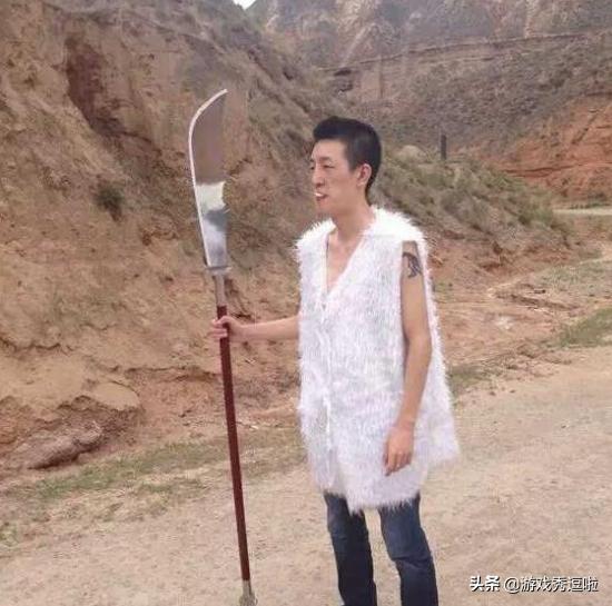 lol连胜之后遇到的队友都不正常,lol为什么赢两把就遇上各种坑