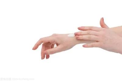 冬季皮肤瘙痒是怎么回事,冬季皮肤瘙痒是怎么回事啊