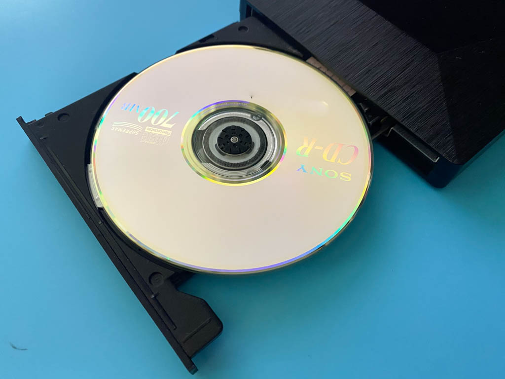 电脑刻录机可以播放cd吗,电脑外置刻录机只能读取cd