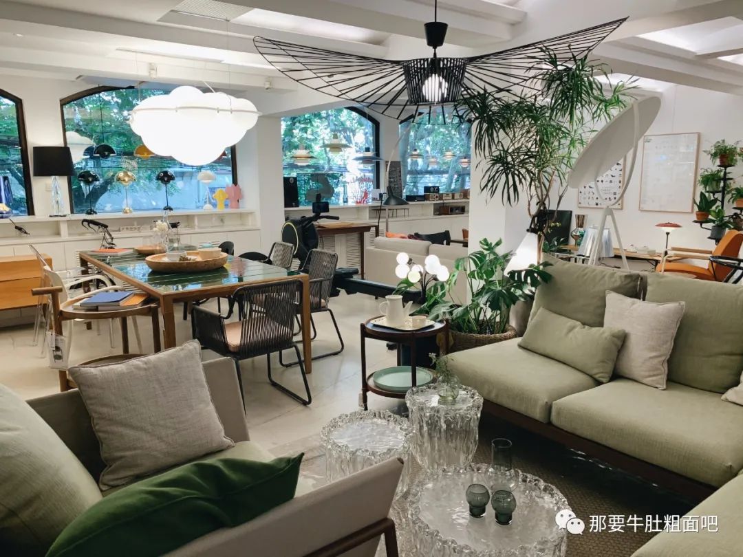 现代风格网购家具店铺推荐,买家具最容易踩的坑是什么