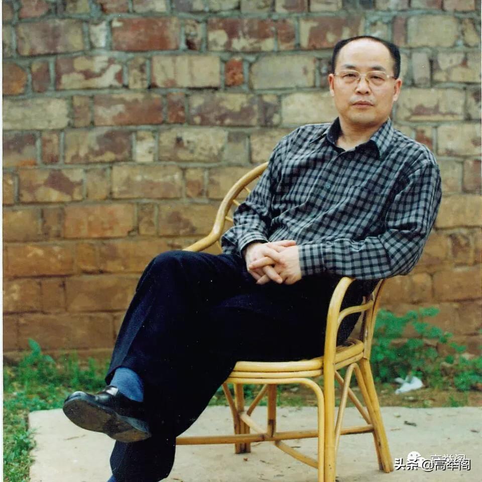 《缤纷四美桃花雨——解黎晴先生散文集《桃花缤纷》读后》