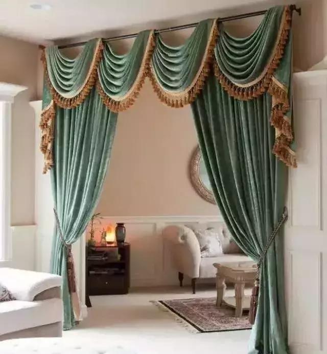 阳台窗帘加窗幔效果,千鸟格窗帘加窗幔