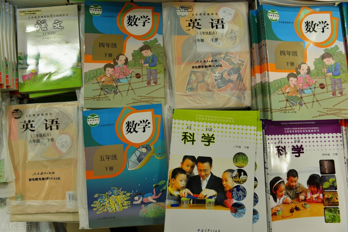 依托课文写作训练方法,教学语言能力培养