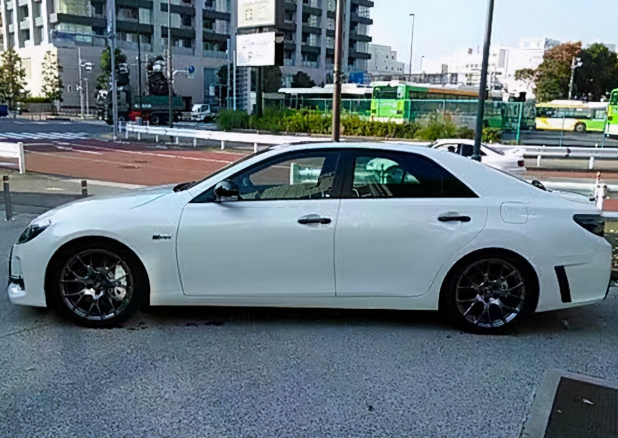 丰田颜值担当全新2020款锐志亮相,新款丰田锐志极速测试