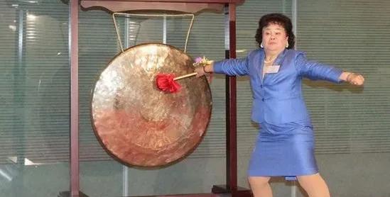 罗纳尔多广告事件,罗纳尔多打广告金嗓子