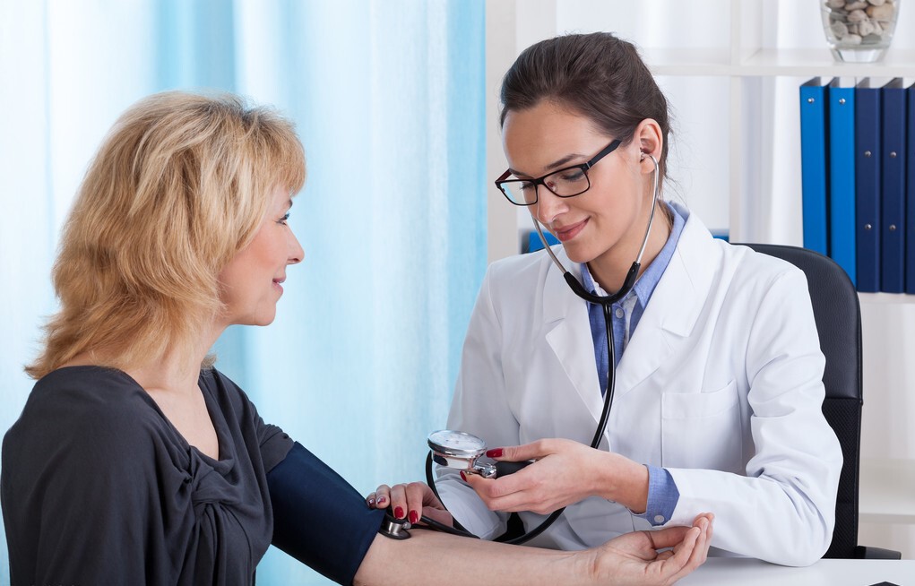 23岁高血压140低压90怎么办,高压超过140一定是高血压吗