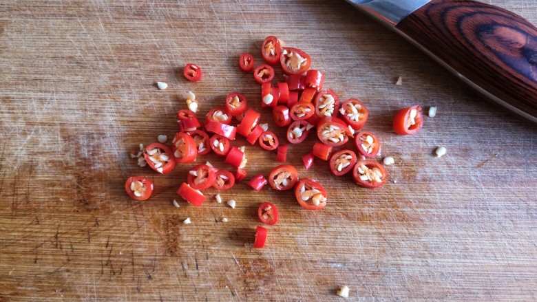 难怪饭店的泡椒萝卜条那么好吃?原来技巧全在这,2分钟就能学会