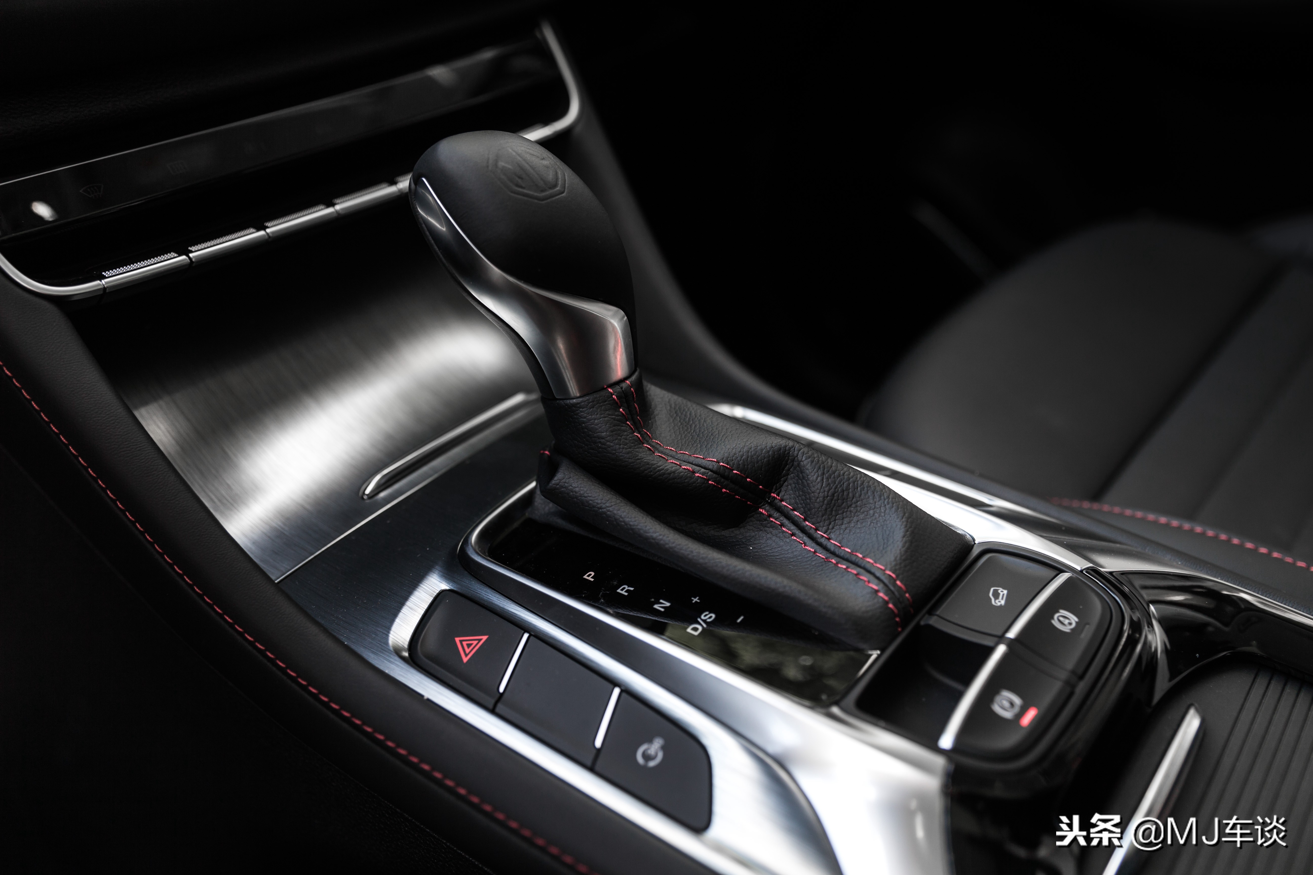 名爵hs20t自动两驱荷尔蒙劲取版,名爵hs20t自动豪华版试驾视频