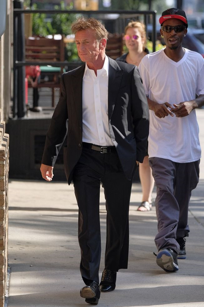 扒一扒宽裤子的那些事儿,驾驭不好,180㎝的陈晓也像170㎝