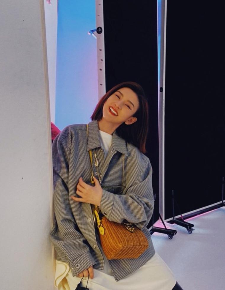 宋祖儿晒九宫格照片,宋祖儿生日九宫格