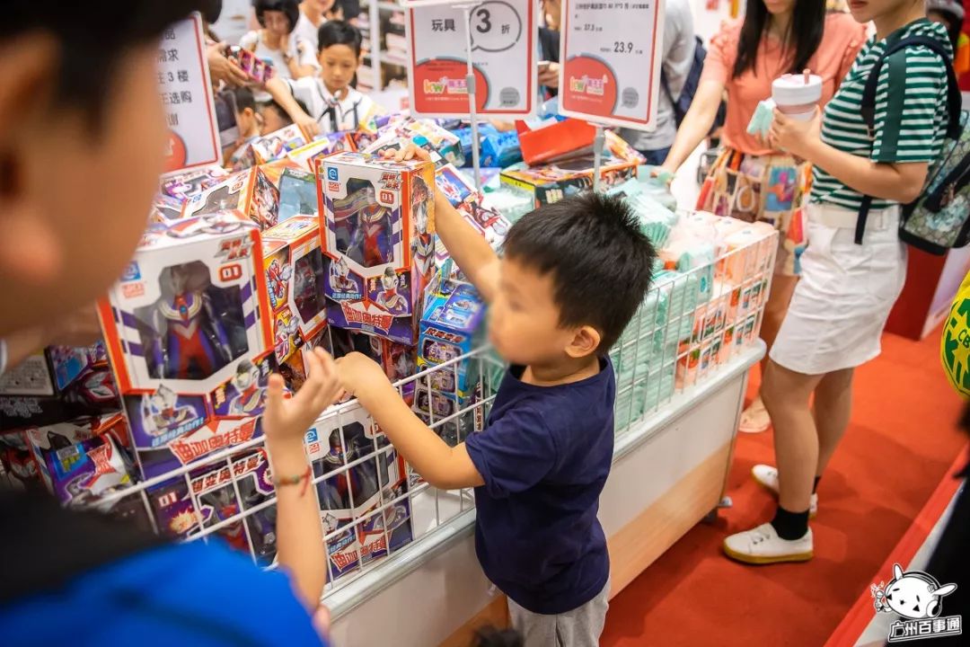 永旺梦乐城奥特英雄展,永旺梦乐城奥特英雄对战表演