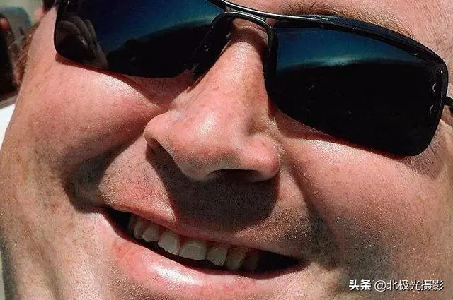 拍照显得脸特别大怎么解决,拍照脸很大怎么办