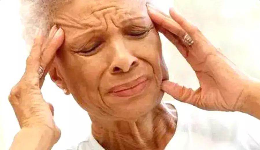 成年人流口水要警惕四种疾病,成年人睡觉流口水吃什么药