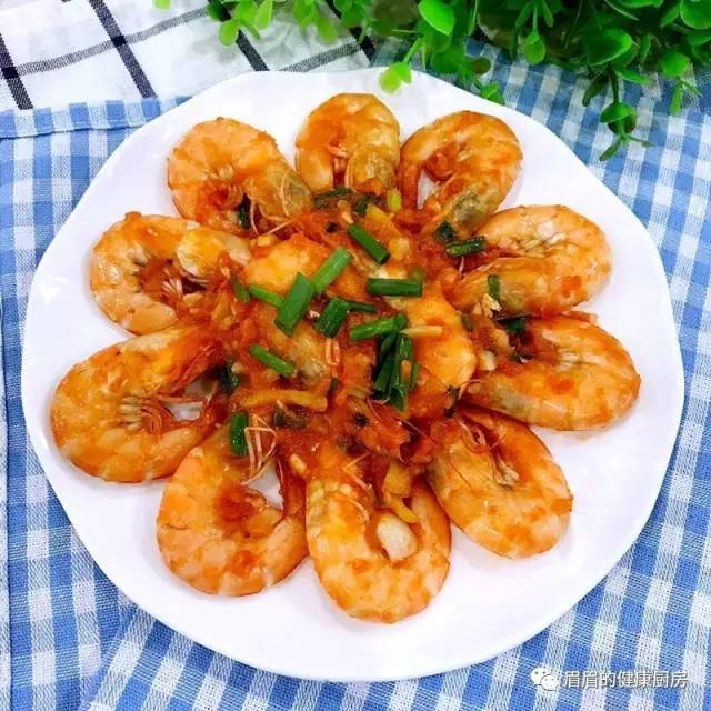 10月4日国庆特刊｜“大妈经济”为何引起国际关注？