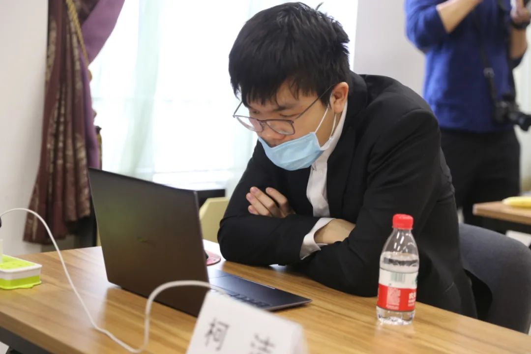 柯洁逆转局势,柯洁天元杯对芈昱廷