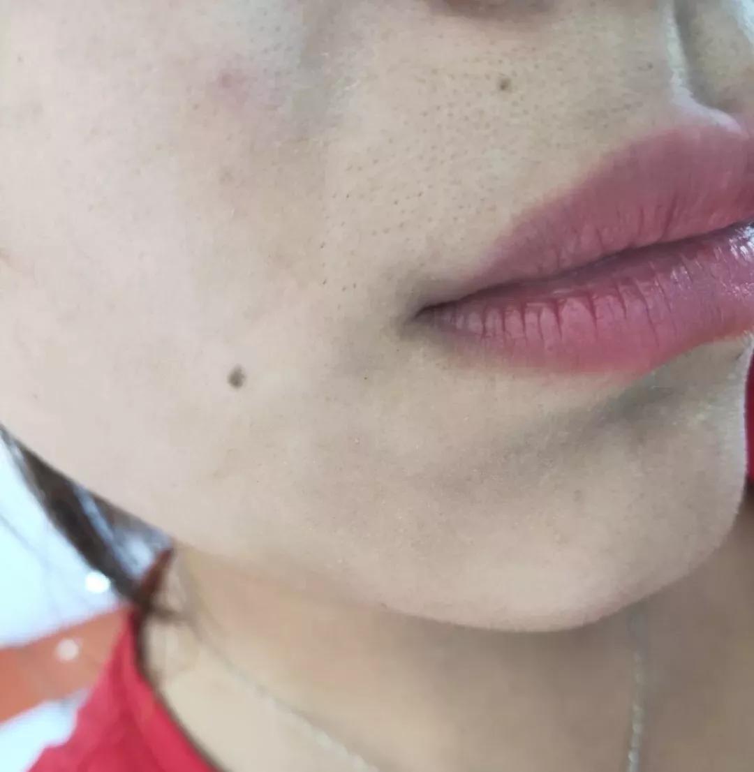 看你的小胡子这么可爱，一定是个男孩纸