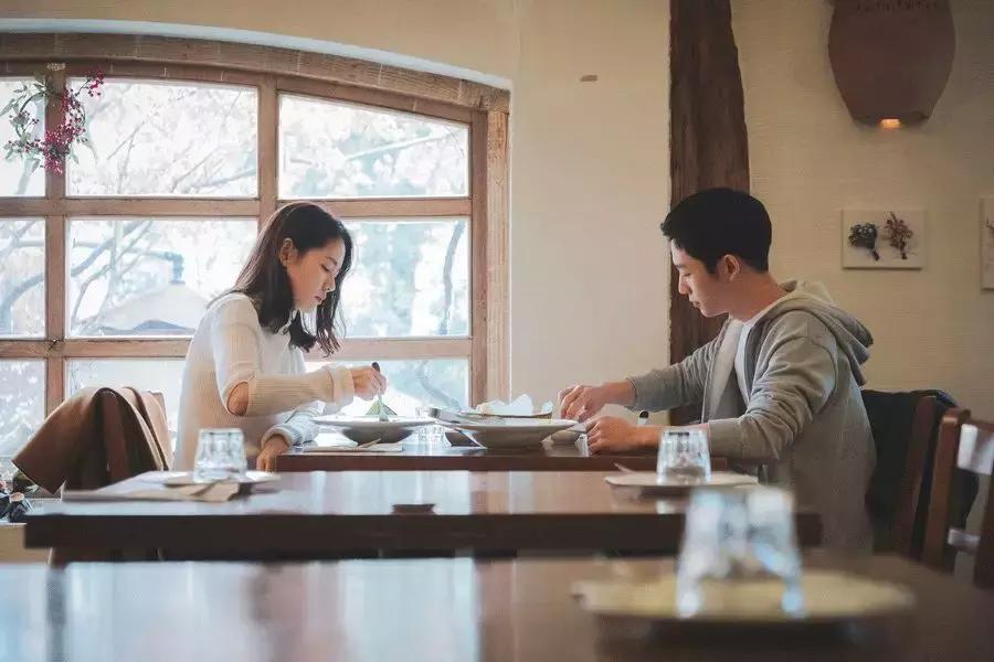 把婚姻当成爱情的坟墓,婚姻变成坟墓是因为选错了人吗