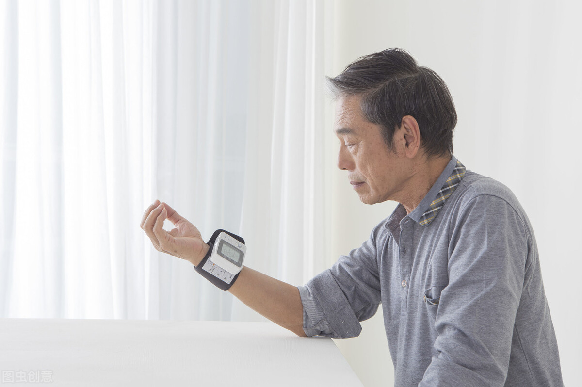 电子血压计越测越低什么原因,电子血压计为何越测越低