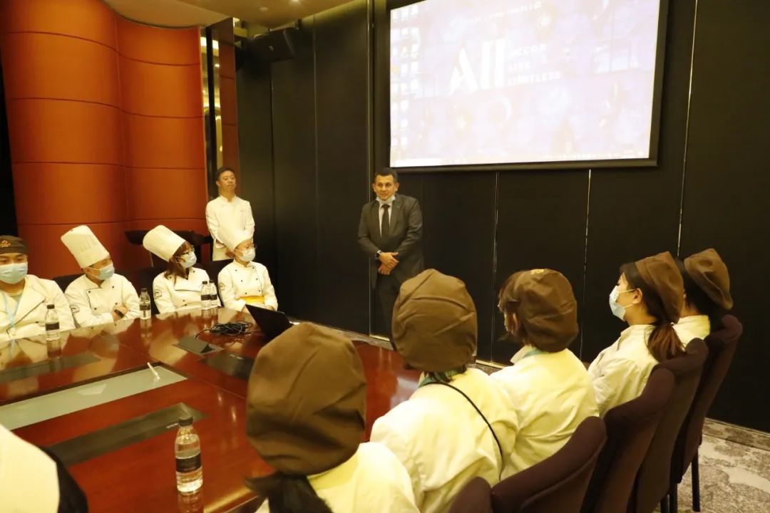 探访欧米茄总部,欧米奇西点西餐学院参观