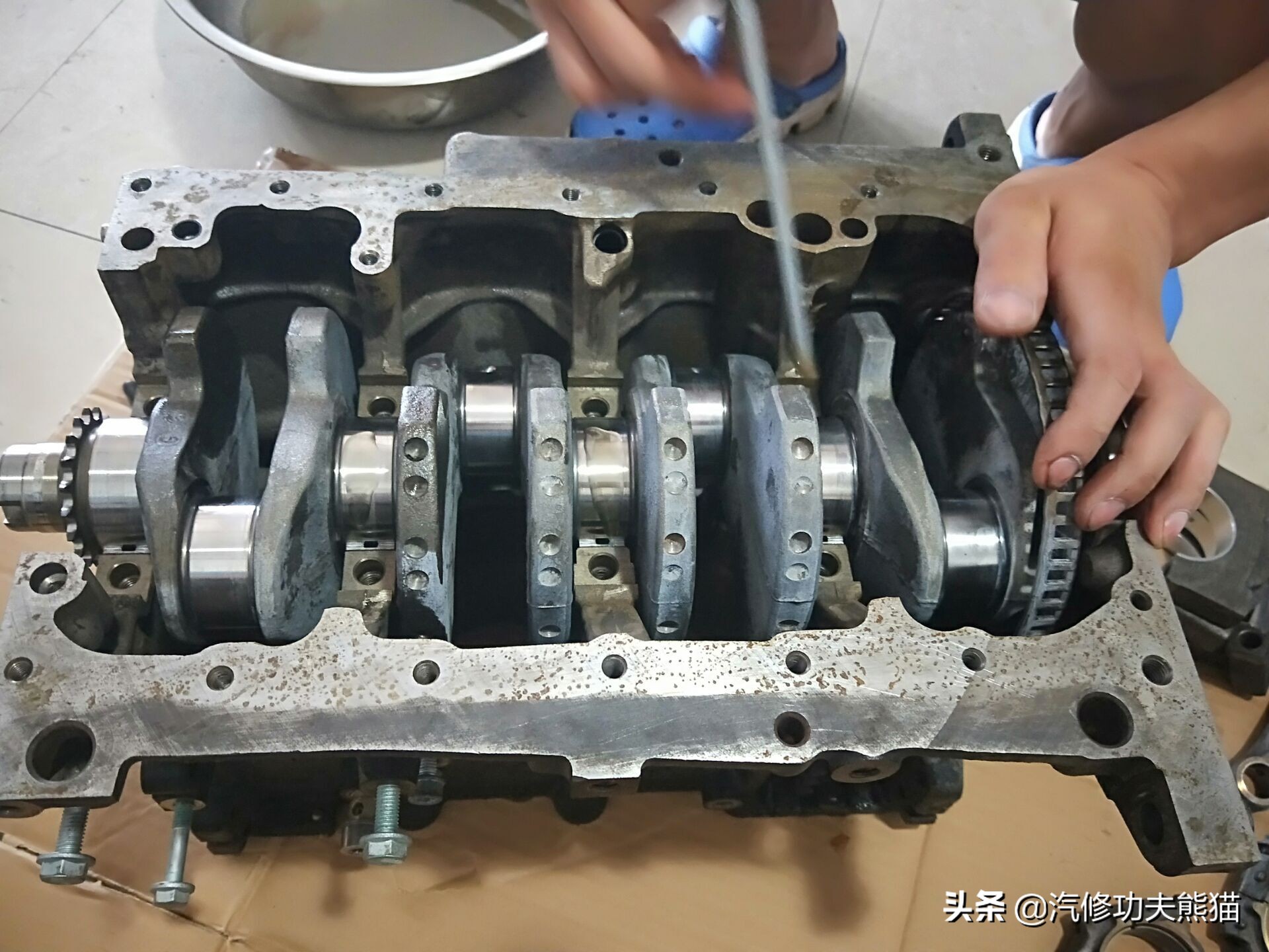 奥迪a61.8发动机大修费用,老款奥迪a6六缸发动机大修全过程