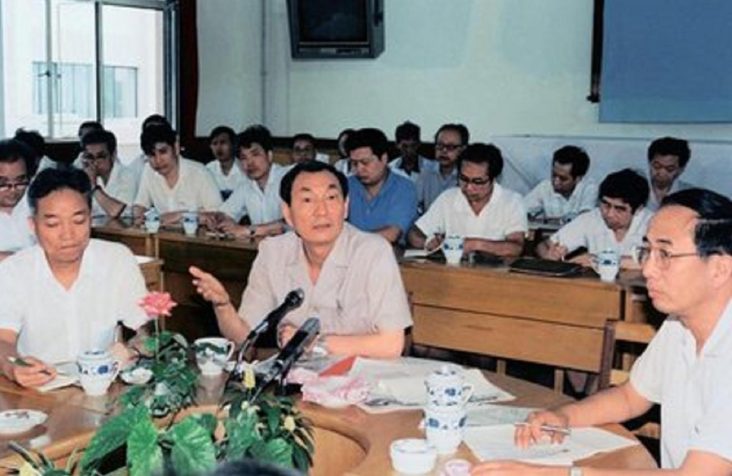 2000年*镕基朱**：我卸任后，人民能说一句，我是清官，我就很满意了