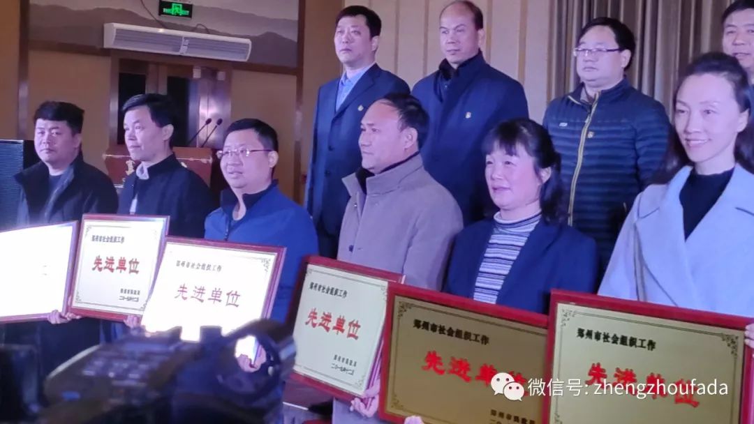 河南学挖掘机培训哪里好,河南挖掘机免费培训学校