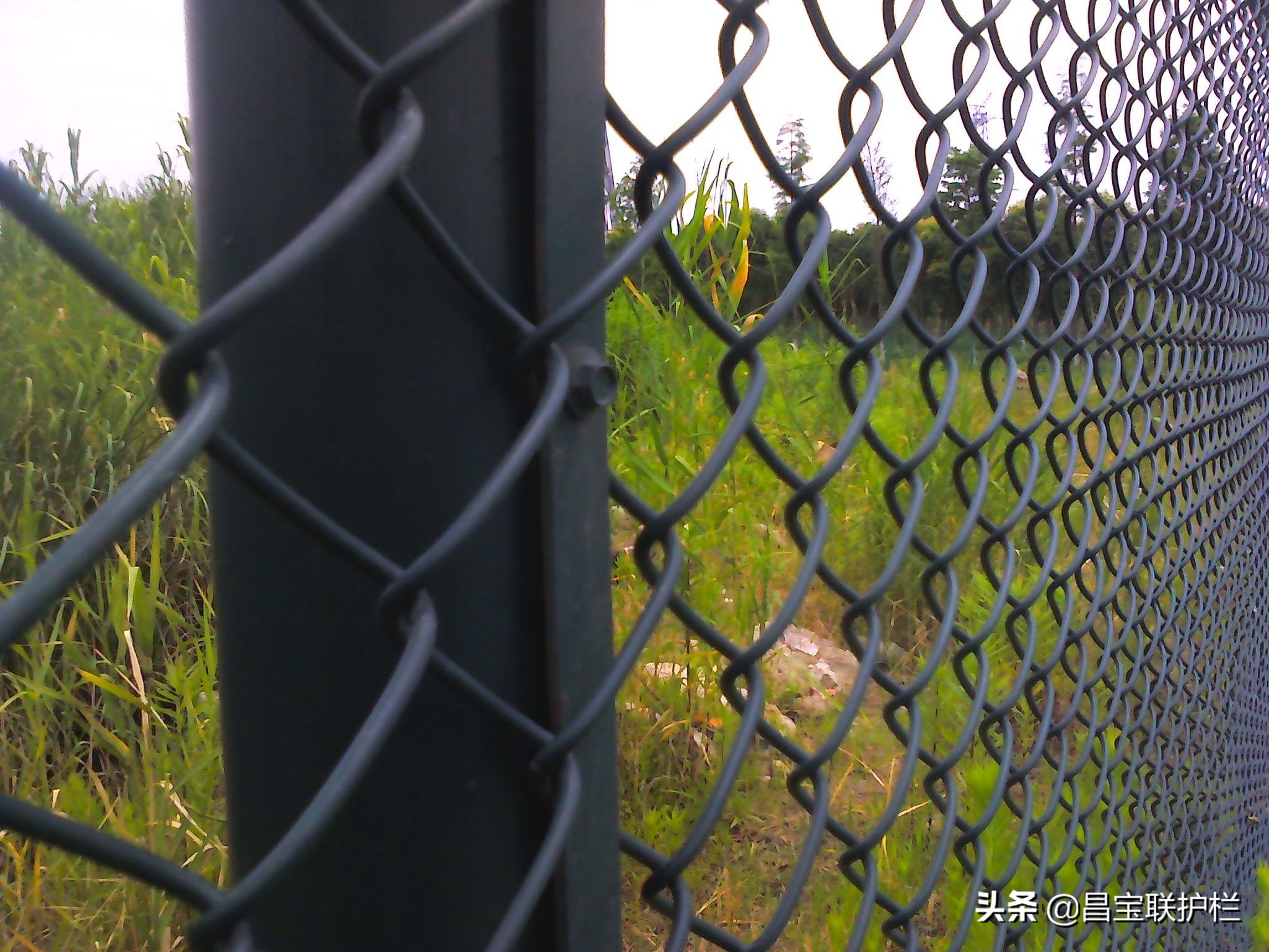 勾花护栏网安装难度系数,勾花护栏安装