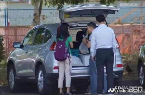 30名中国留学生遭遣返,3名中国留学生被遣返外交部回应