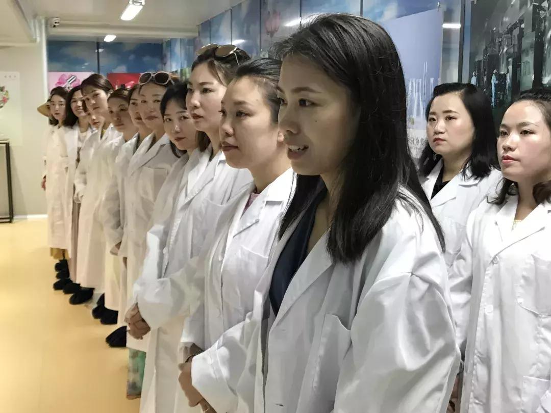 鑱氭ⅵ鍓嶈鑺傜洰,鑱氭ⅵ鍓嶈