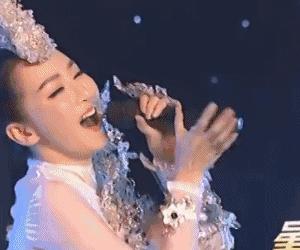 经典军旅歌曲飒爽英姿五尺枪,不会唱就别唱原视频