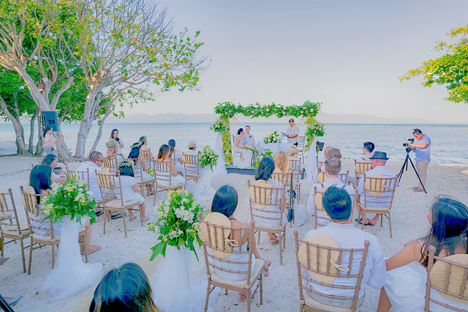 在海洋上与世隔绝的小岛,到大海里面就找一个小岛去生活