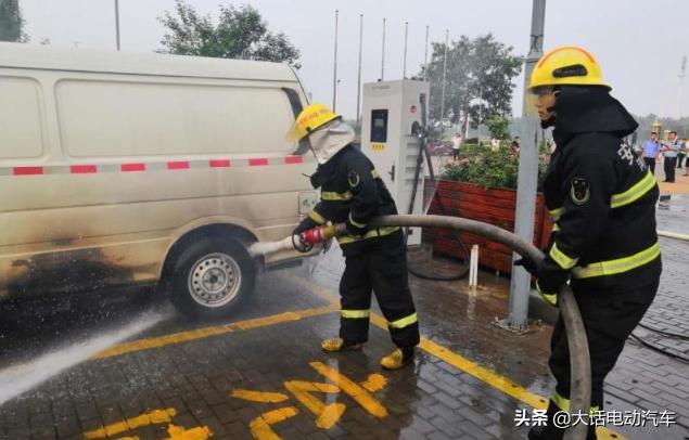 股价腰斩补仓后是75%么,股价暴跌逾90%市值持续缩水