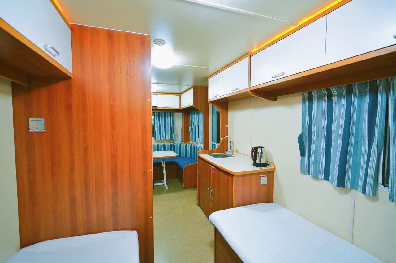 京东90分抵达田园度假区,住树屋,泡半山温泉,还有房车营地