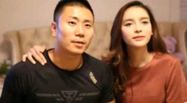 当年中国男子不顾家人反对，坚持娶了泰国人妖皇后，现在生活怎样