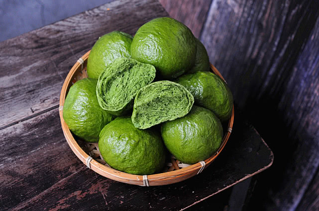 这菜农村到处都是，人称“百草之王”，4月最鲜嫩，做馒头特香！