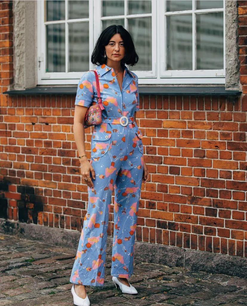 时尚玩转色彩让你轻松穿搭不出错 (100例经典色彩搭配穿搭)