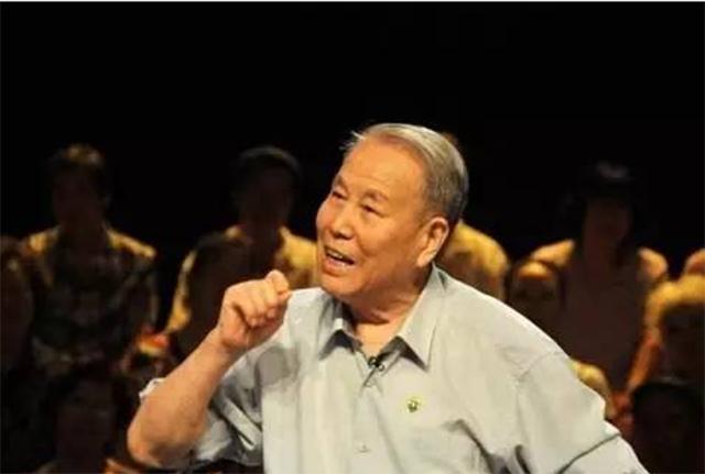 王鹤滨,曾任毛主席保健医生,两次救下长孙,离休后当赤脚医生