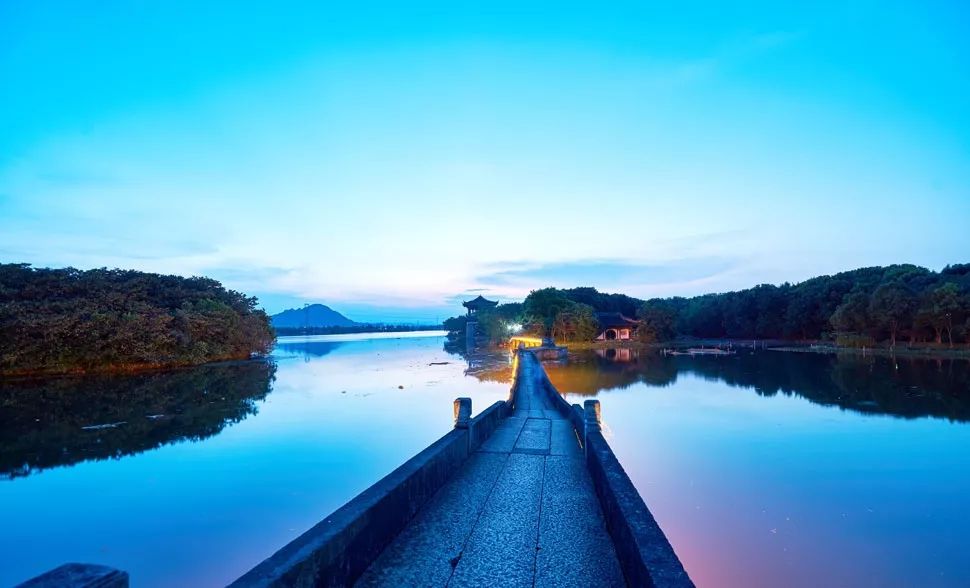 绍兴古镇酒吧一条街,绍兴的酒吧一条街