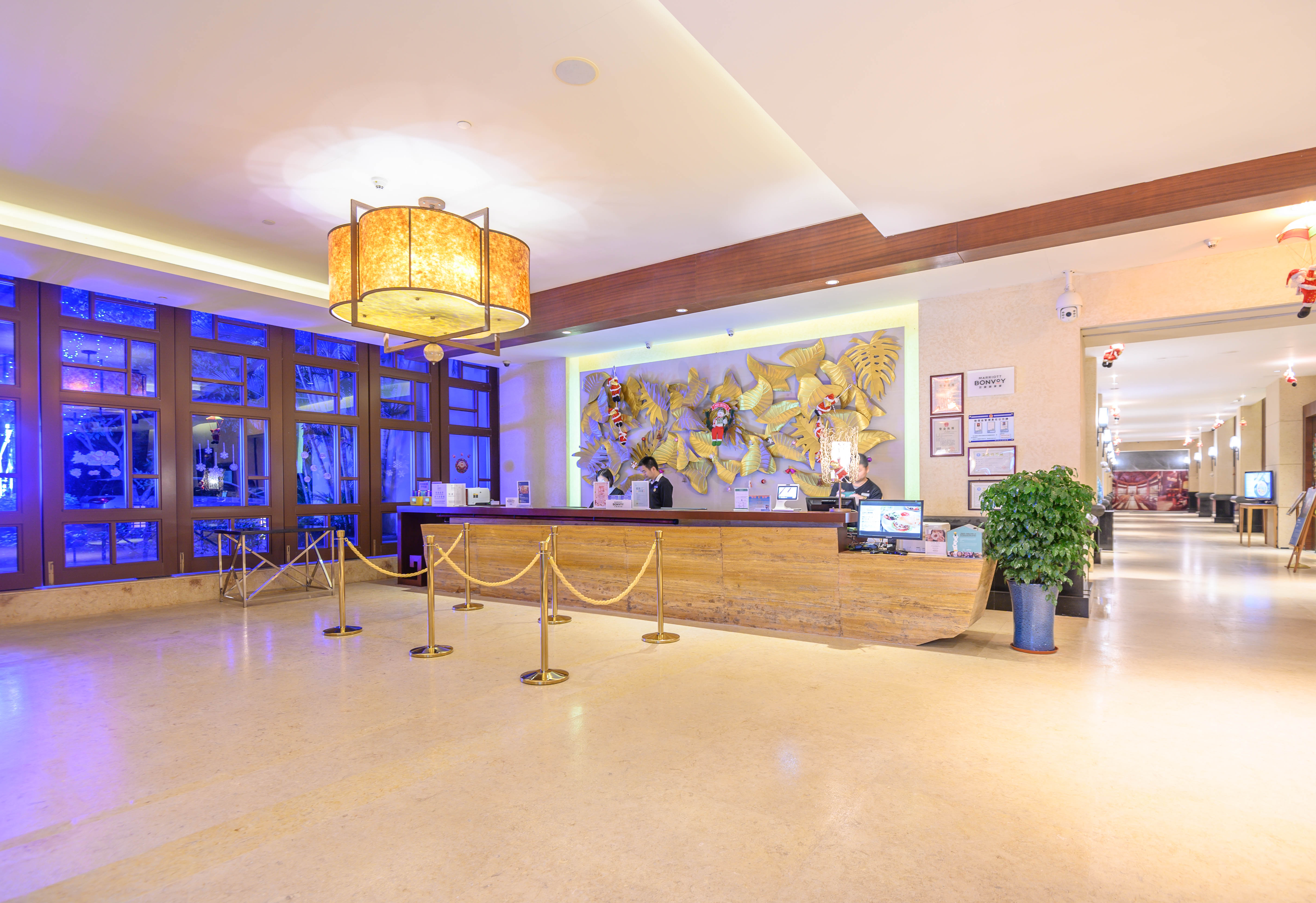 海南不止只有三亚,去万宁玩个冲浪,还有神犬小七拍摄地等着你