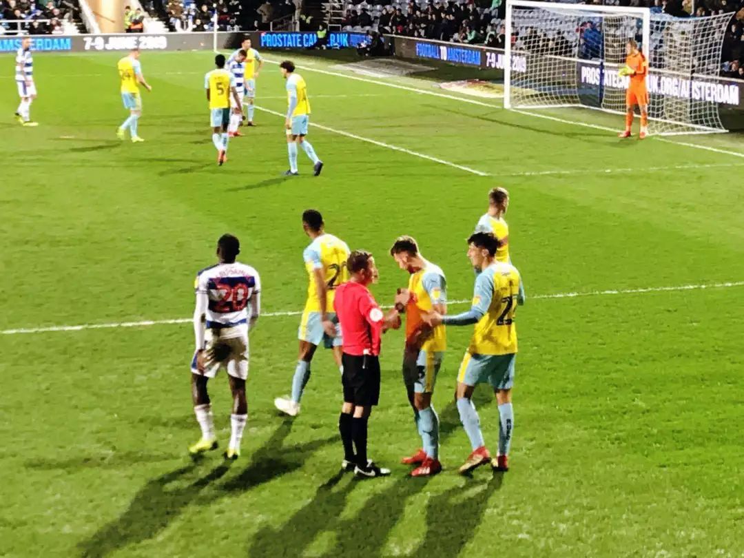 十天里，我在英国看的四场足球赛，竟然有些中国味？|三明治