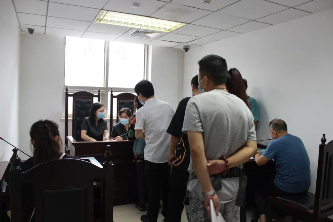 刚宣读完处罚决定，影院老板立即支付全部案款并写下*过书悔**