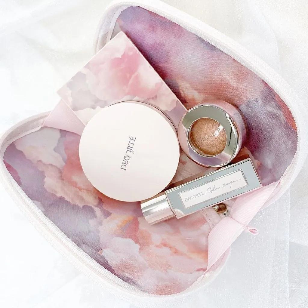 黛珂蜜粉和玫珂菲蜜粉哪个好用,黛珂蜜粉和nars蜜粉哪个好